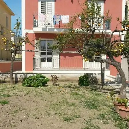 Toni Sweet House